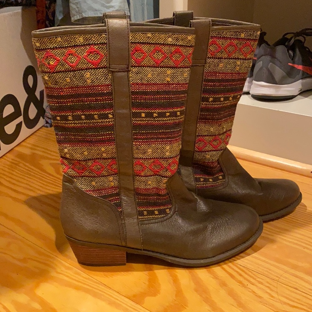 Steve Madden Tribal Women’s Boots size 10